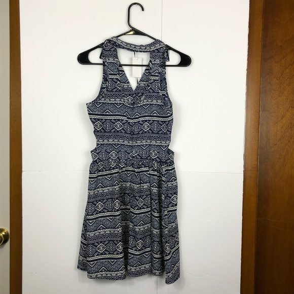 NWT Parisian Collection Cut Out Dress Sz S - Picture 6 of 8